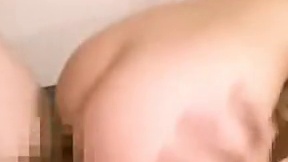 満員バスで背後から制服越しにねっとり乳揉み痴●され腰をクネらせ感じまくる巨乳女子校生 2 タイトル画像