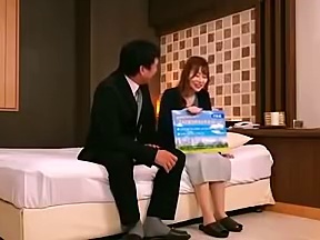 一般男女モニタリングAV 同窓会終わりに突撃交渉！10数年ぶりに再会した同級生男女はラブホテルで1発10万円の連続射精セックスしてしまうのか！？ 13 ●校時代から気になっていたクラスのマドンナの巨乳とデカ尻にフル勃起した既婚者チ○ポと恥じらいつつもラブホの非日常… タイトル画像