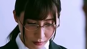 人妻秘書、汗と接吻に満ちた社長室中出し性交 美人秘書の極まるグラマラスBODY―。 日下部加奈 タイトル画像