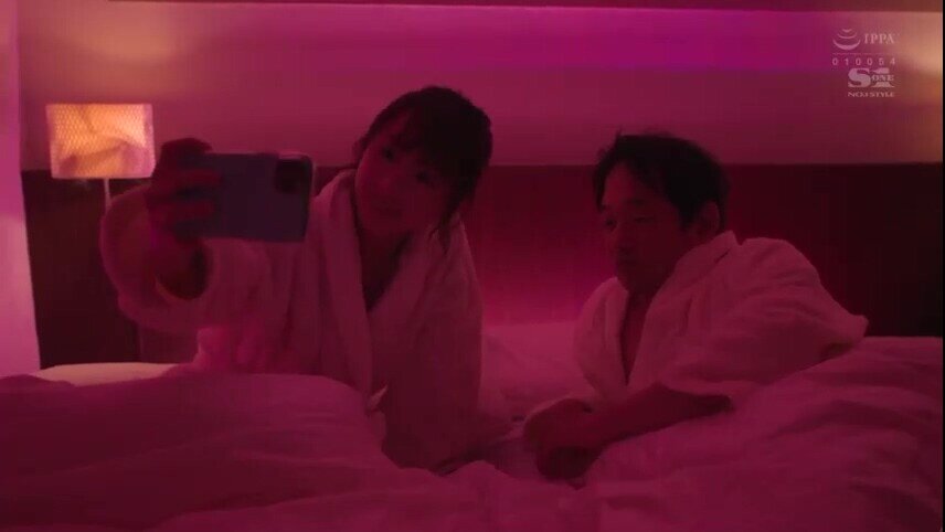担任教師の僕は生徒の巨乳に我慢出来ず、気がつくと性欲剥き出しで何度も彼女に吐精してしまった。 天音まひな タイトル画像